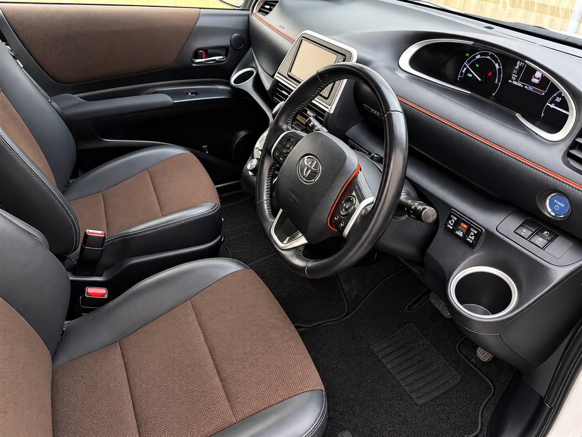 2018 Toyota Sienta thumbnail