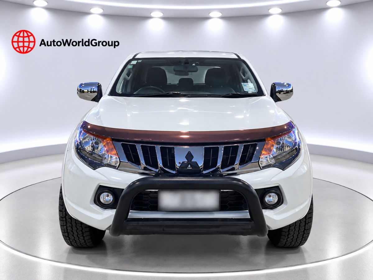 2017 Mitsubishi Triton thumbnail