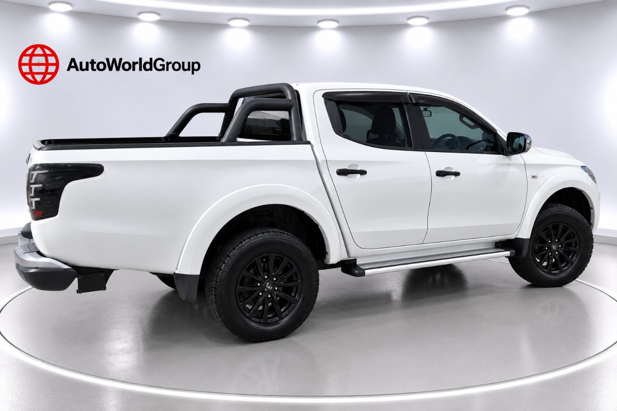 2017 Mitsubishi Triton thumbnail