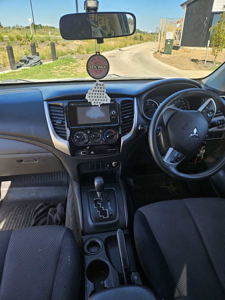2017 Mitsubishi Triton thumbnail