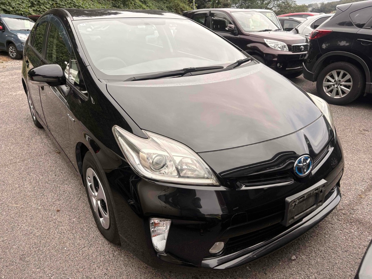 2015 Toyota Prius thumbnail