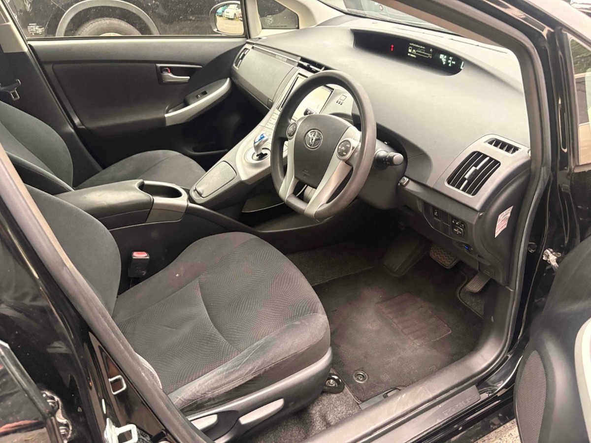2015 Toyota Prius thumbnail