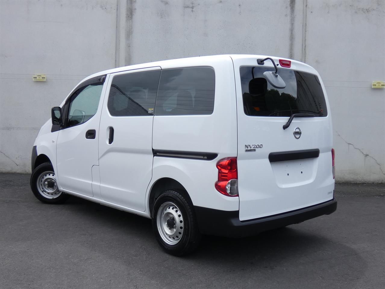 2021 Nissan NV200 thumbnail