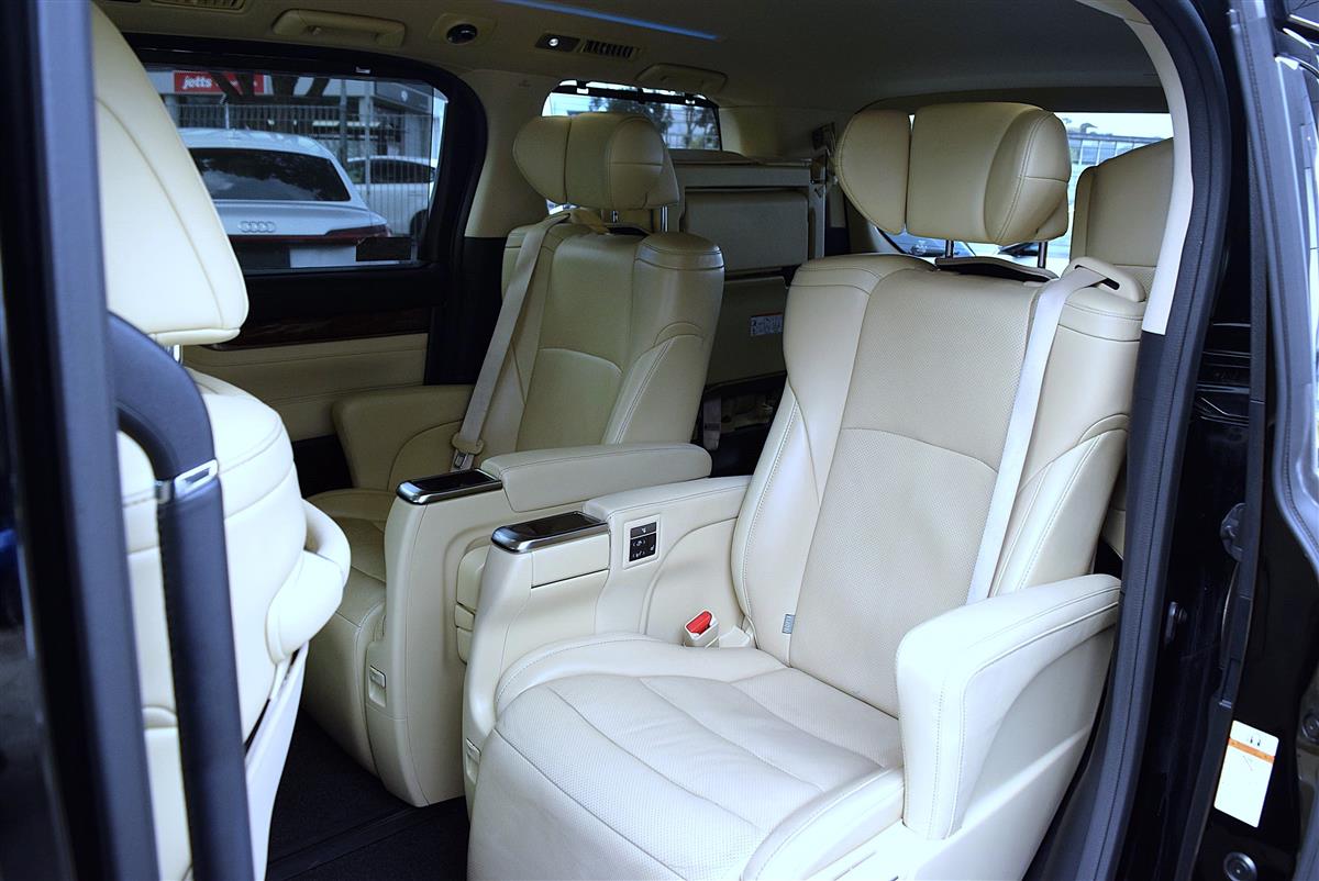 2018 Toyota Alphard thumbnail