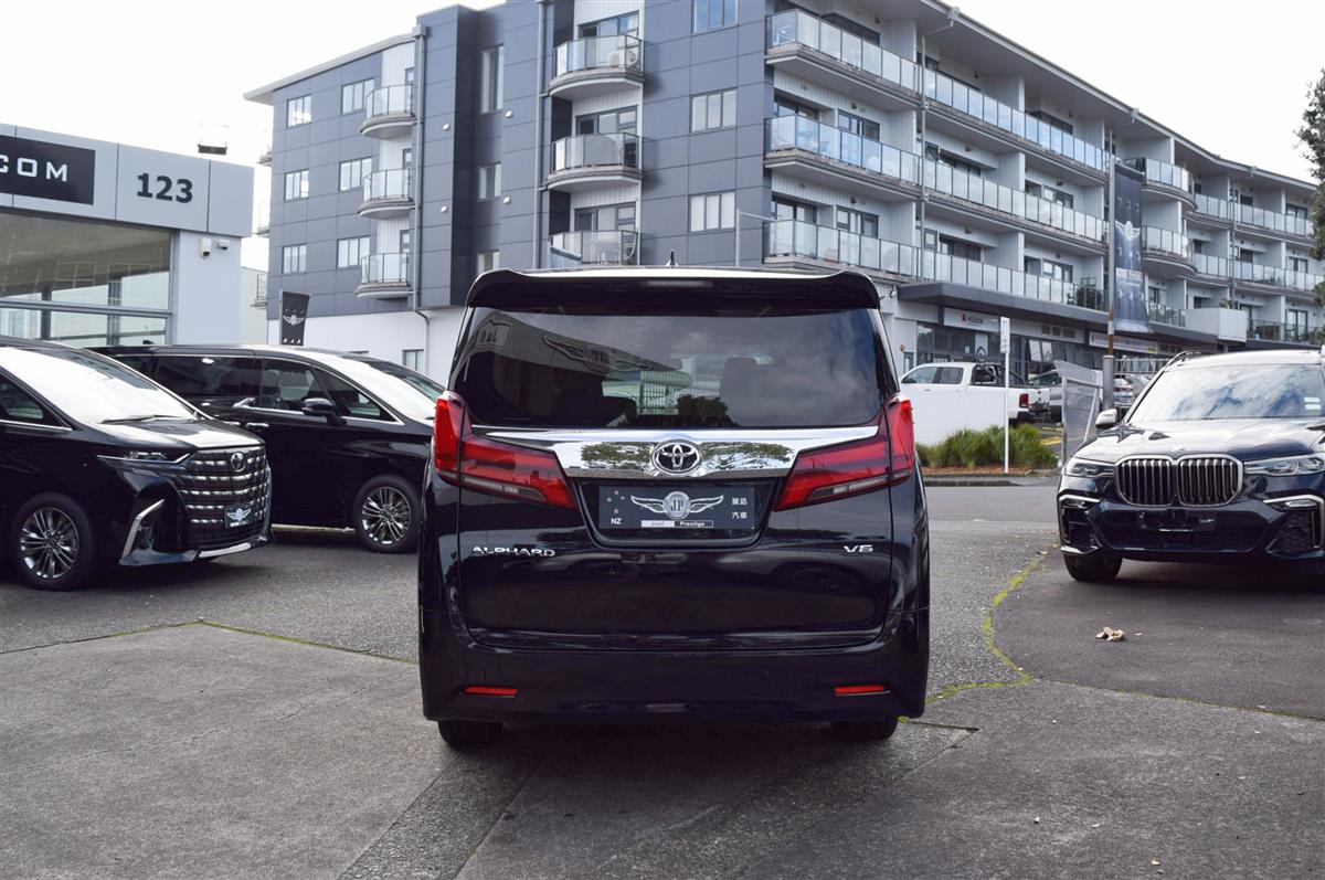 2018 Toyota Alphard thumbnail
