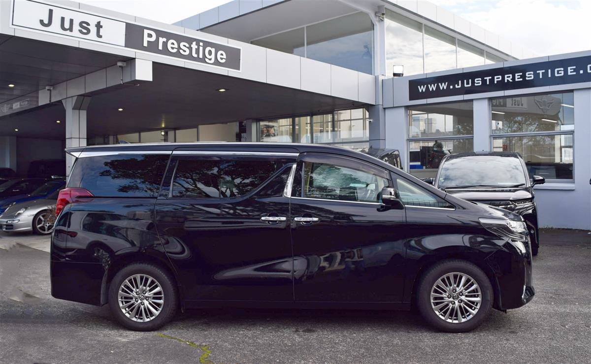 2018 Toyota Alphard thumbnail