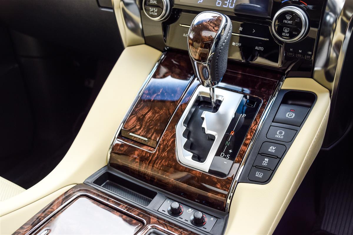 2018 Toyota Alphard thumbnail