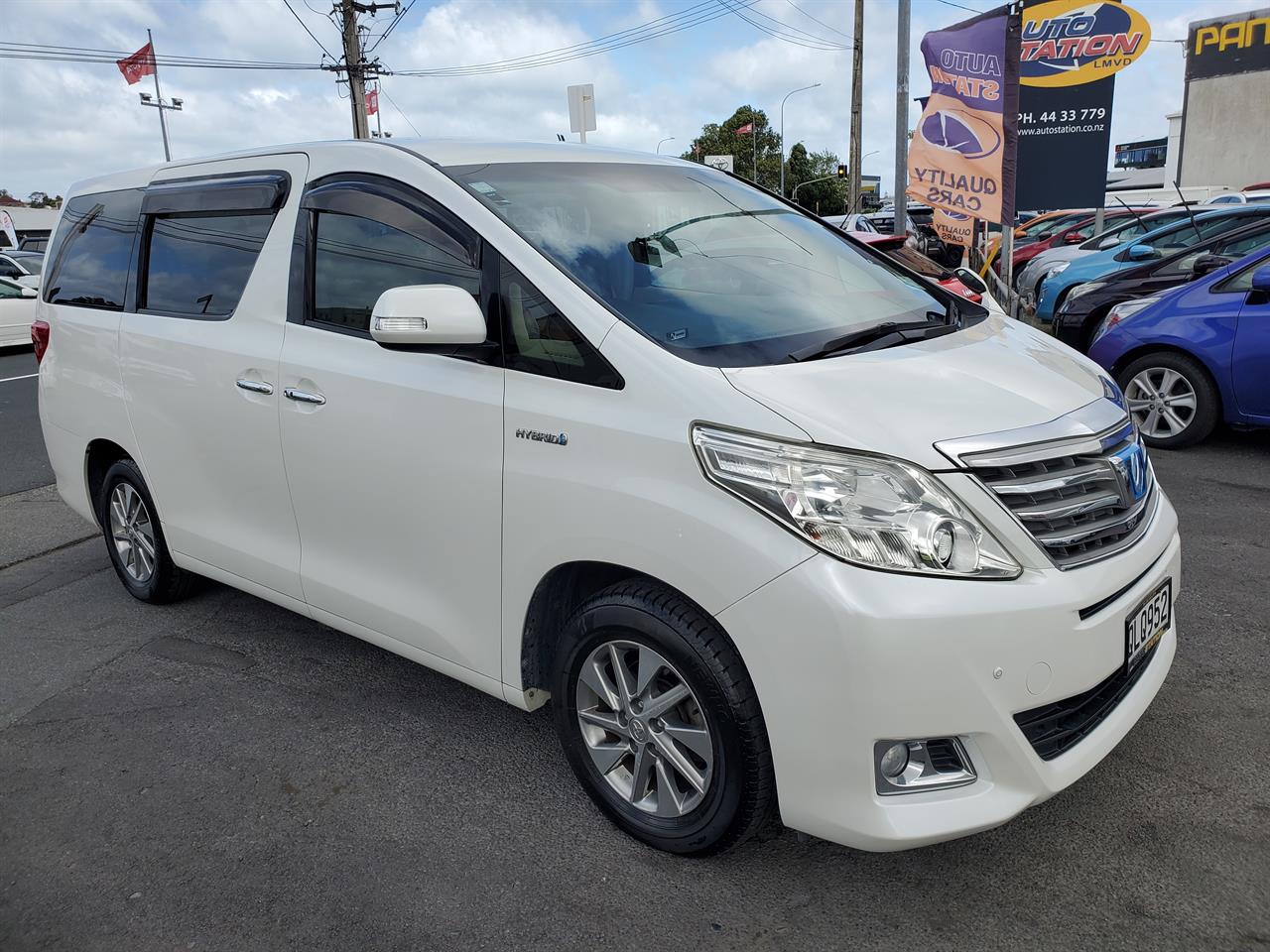 2012 Toyota Alphard thumbnail