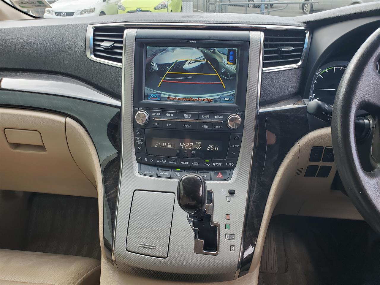 2012 Toyota Alphard thumbnail