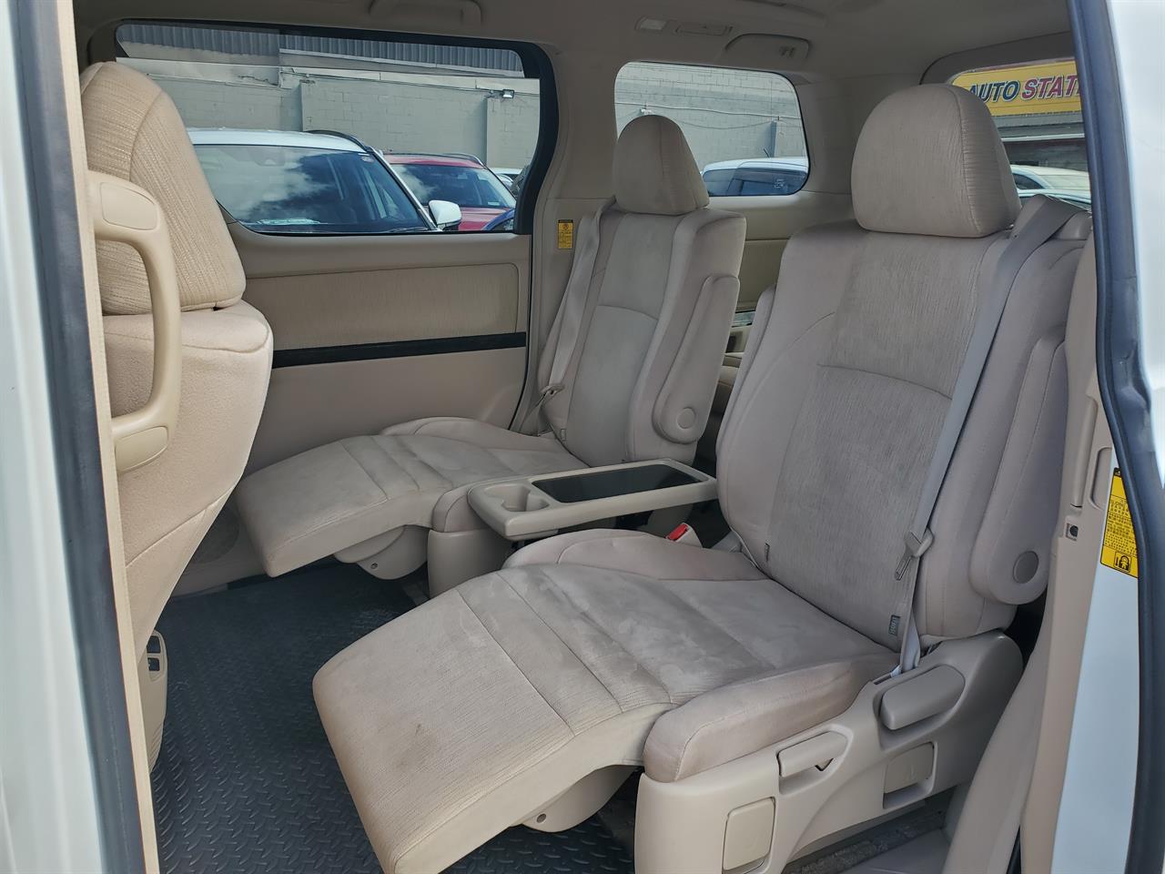 2012 Toyota Alphard thumbnail