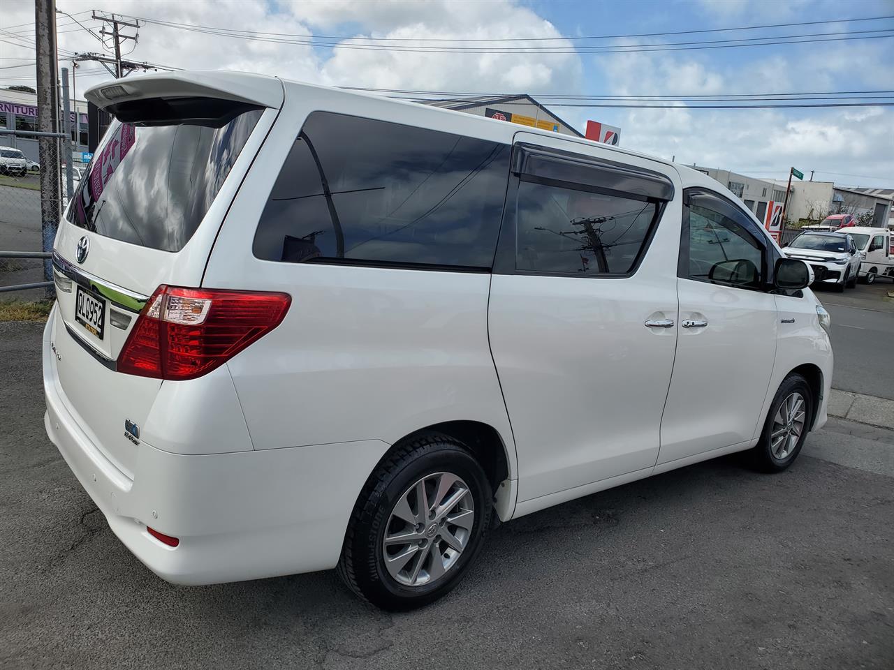 2012 Toyota Alphard thumbnail