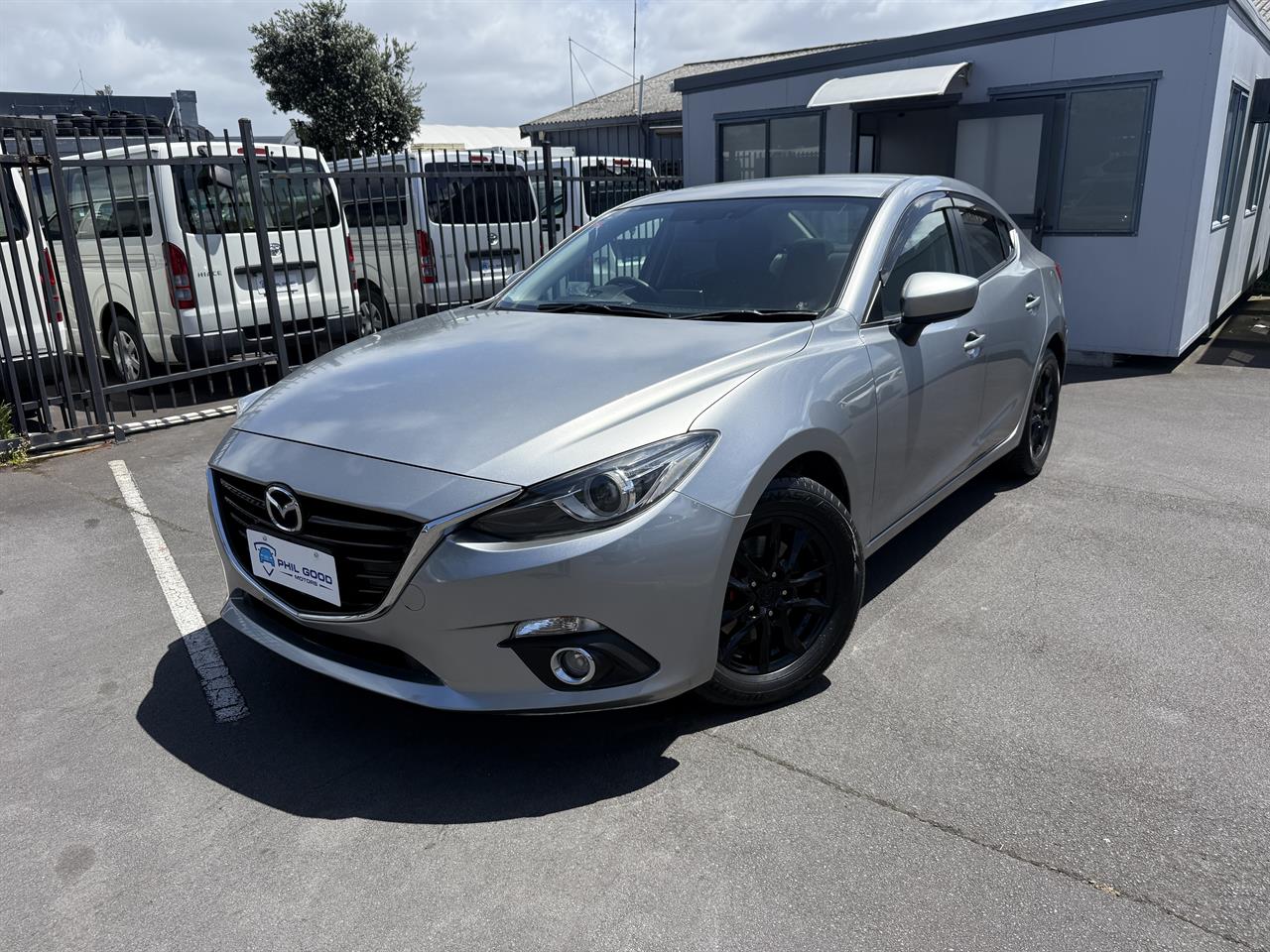 2013 Mazda Axela thumbnail
