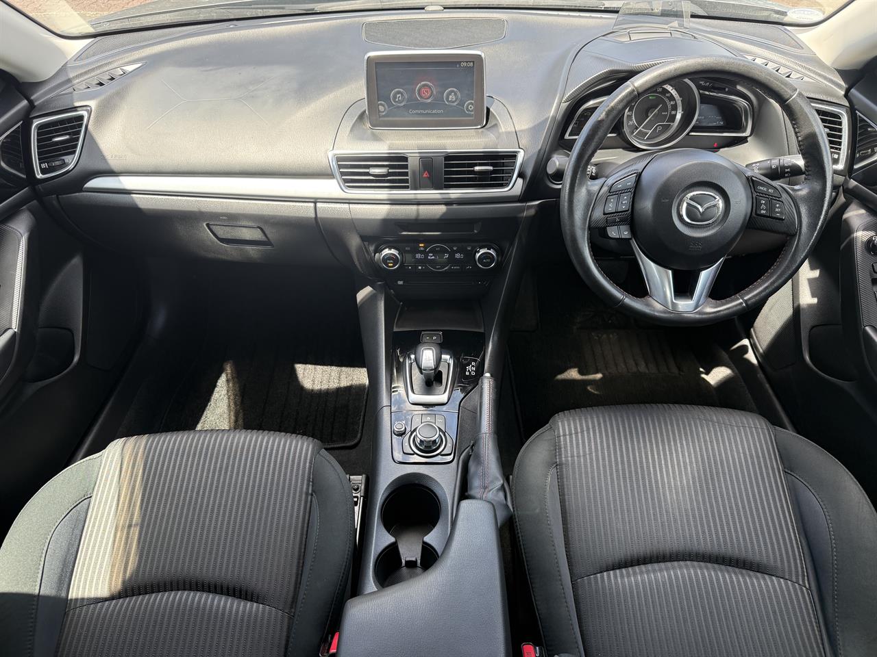 2013 Mazda Axela thumbnail