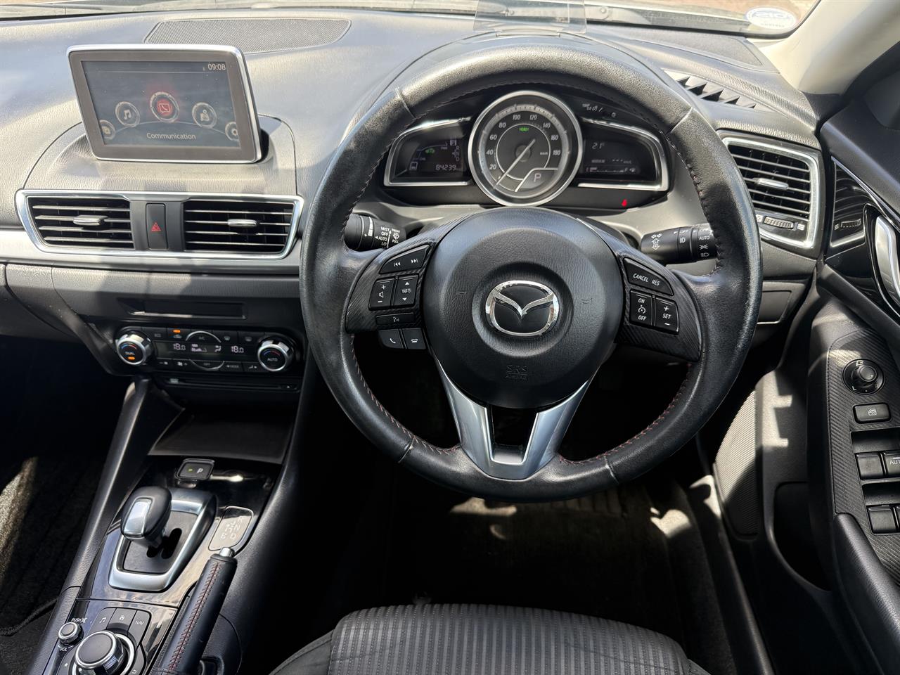 2013 Mazda Axela thumbnail