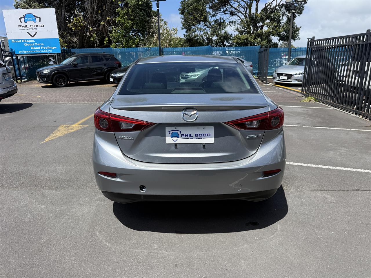 2013 Mazda Axela thumbnail