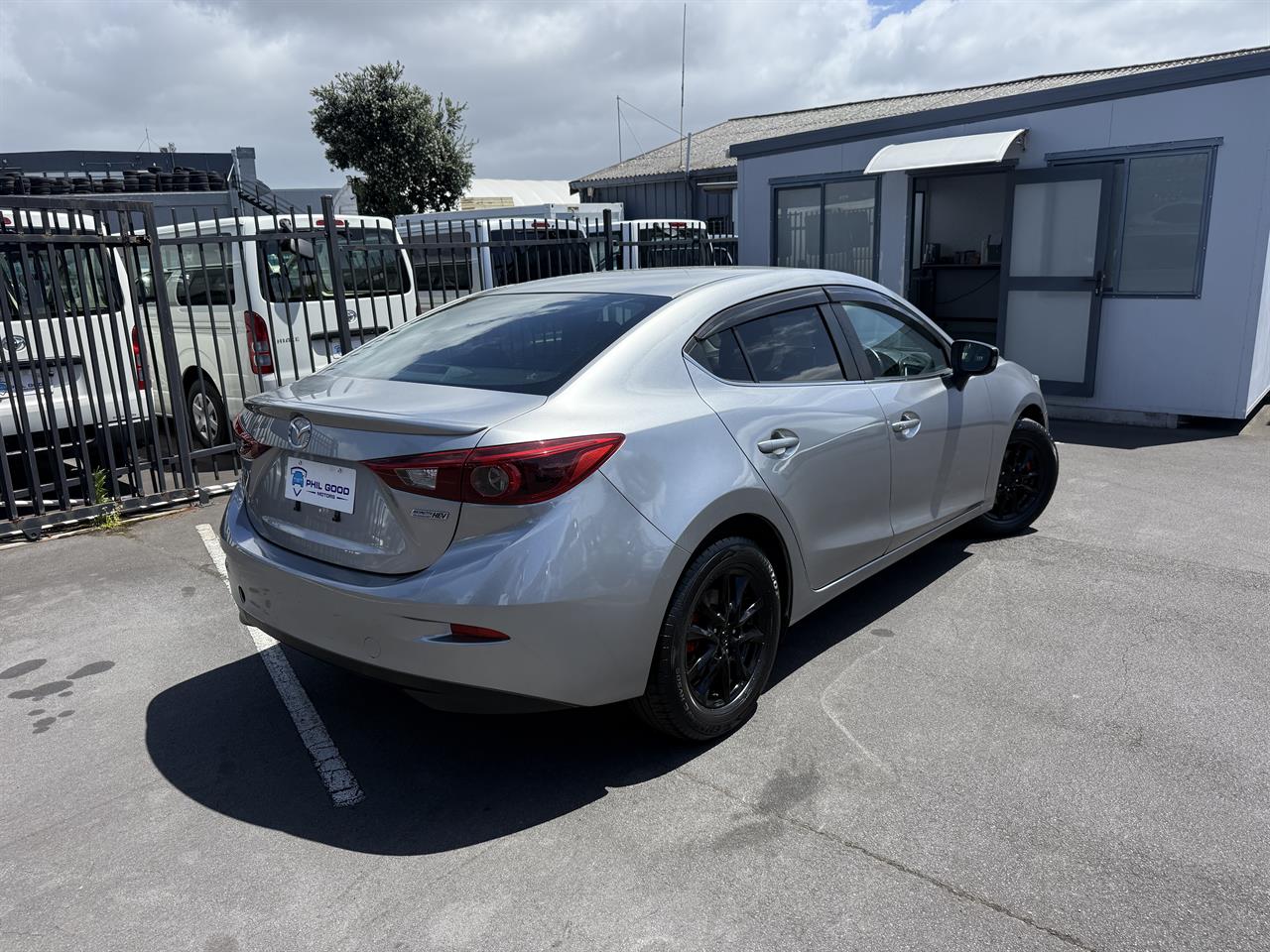 2013 Mazda Axela thumbnail