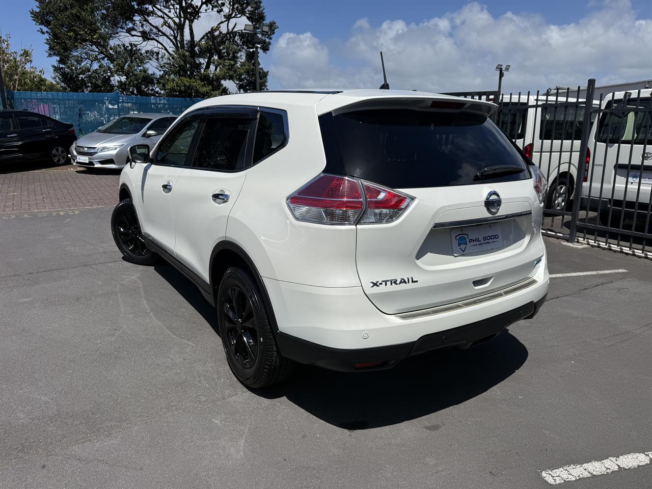 2015 Nissan X-Trail thumbnail