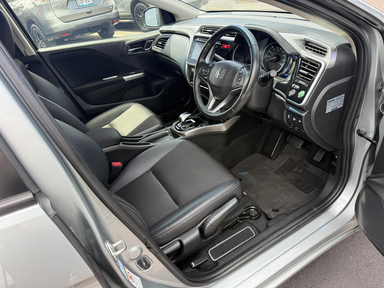 2015 Honda Grace thumbnail