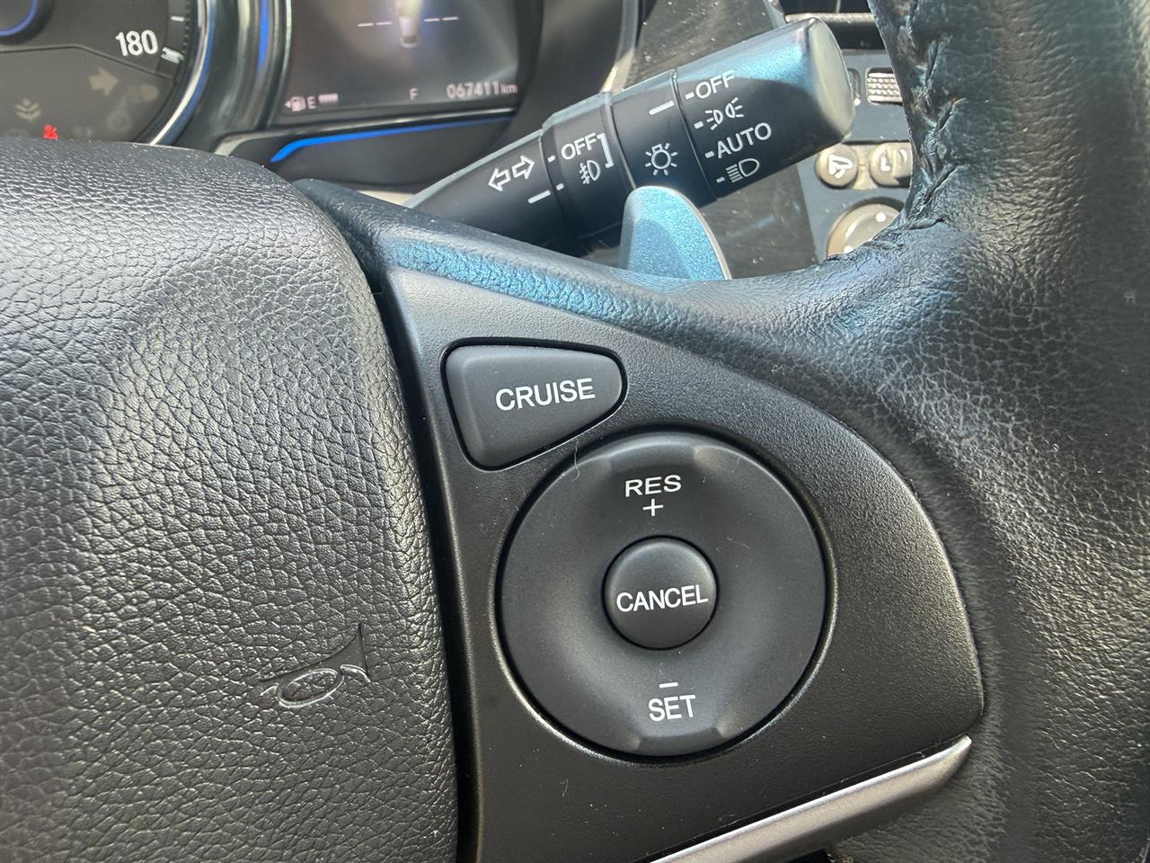 2015 Honda Grace thumbnail