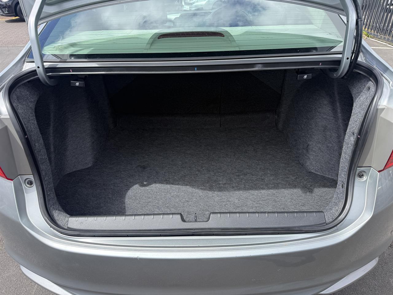 2015 Honda Grace thumbnail