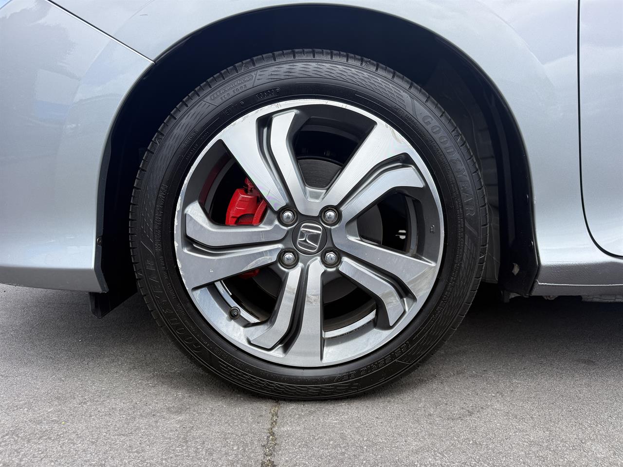2015 Honda Grace thumbnail