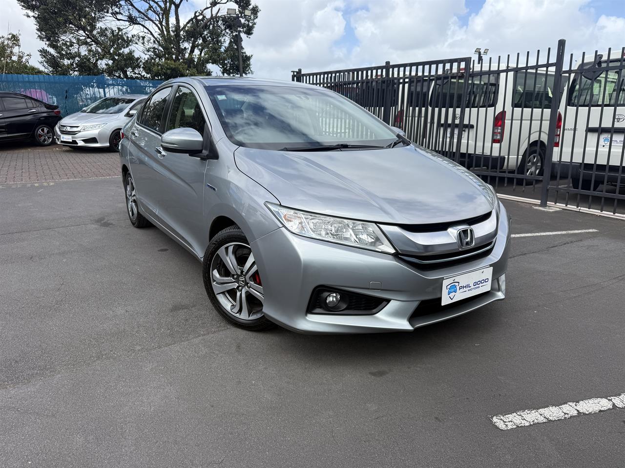 2015 Honda Grace thumbnail