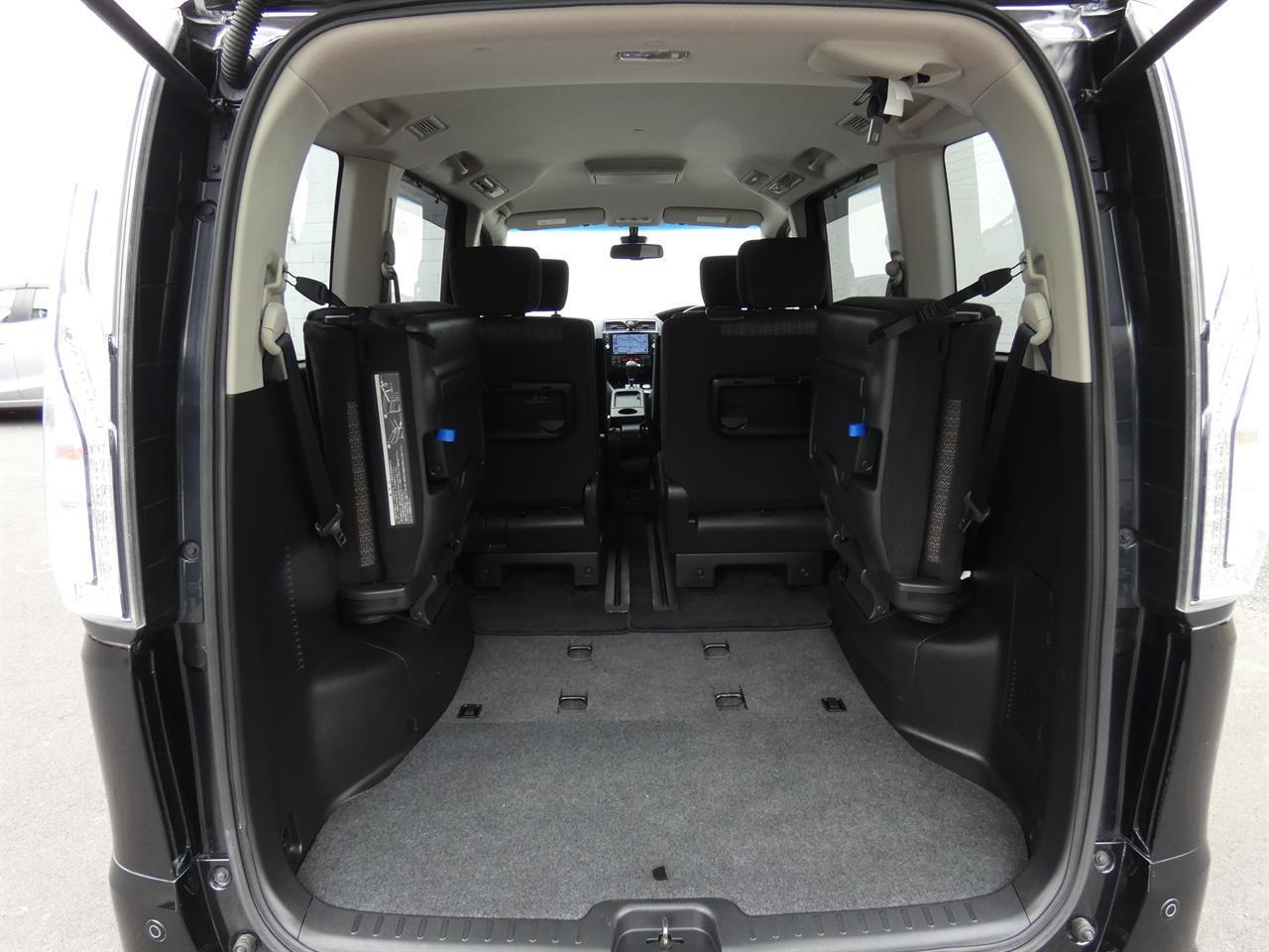 2015 Nissan SERENA thumbnail