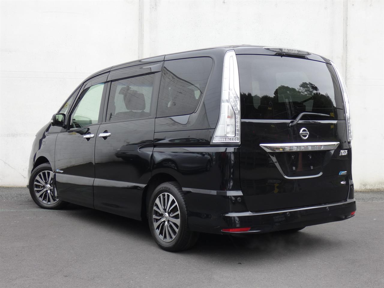 2015 Nissan SERENA thumbnail