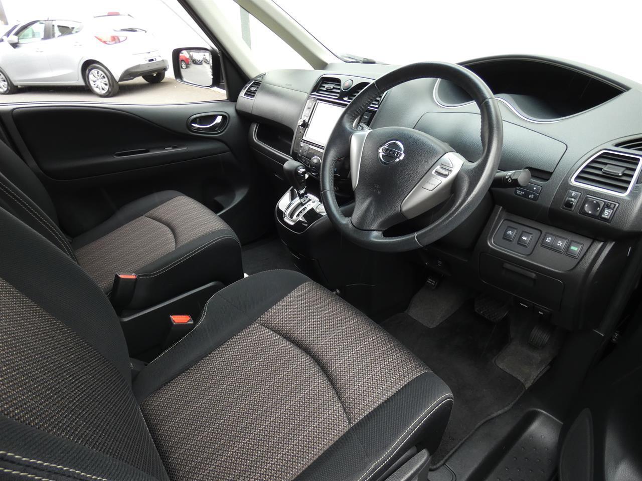 2015 Nissan SERENA thumbnail