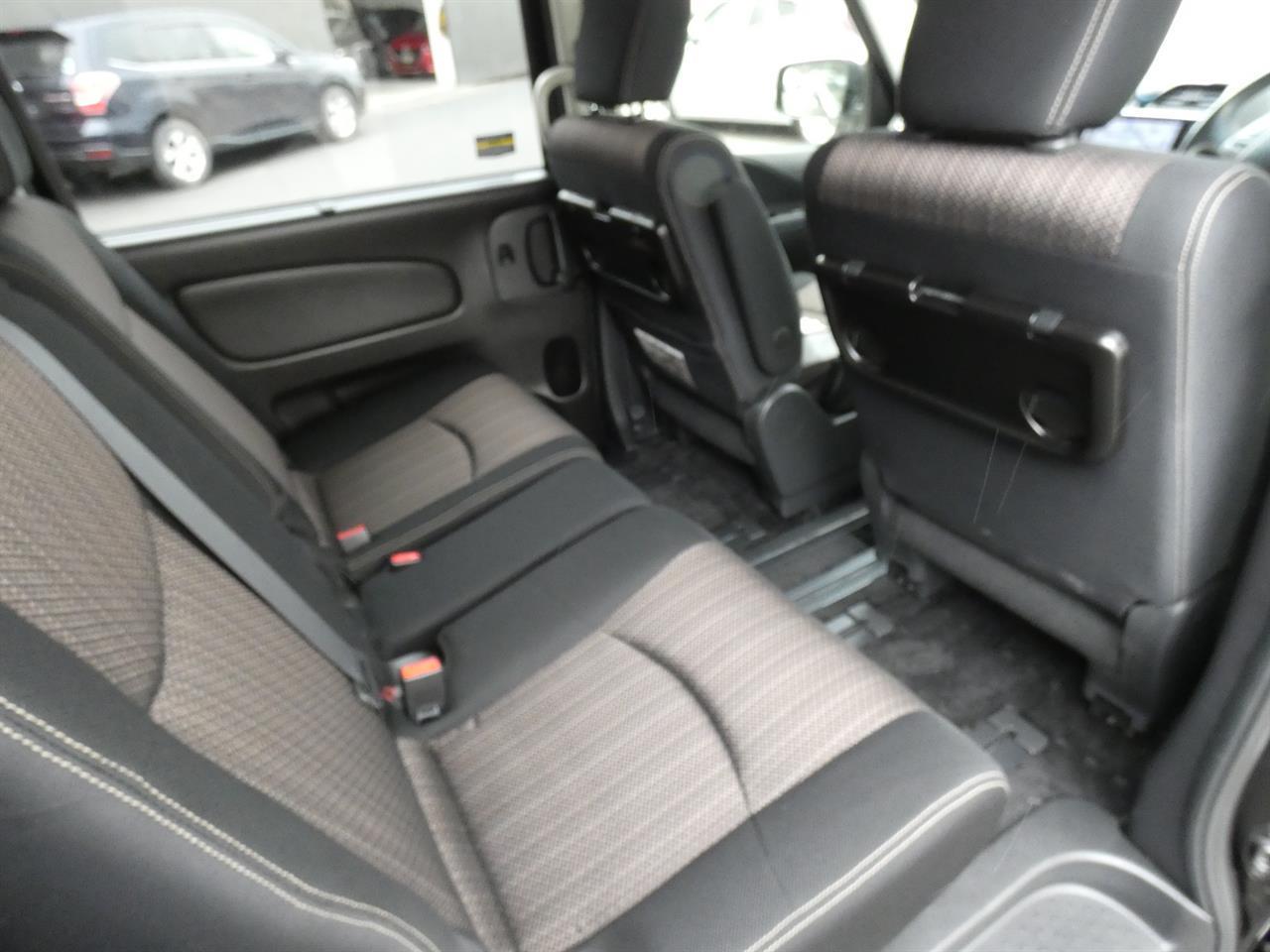 2015 Nissan SERENA thumbnail