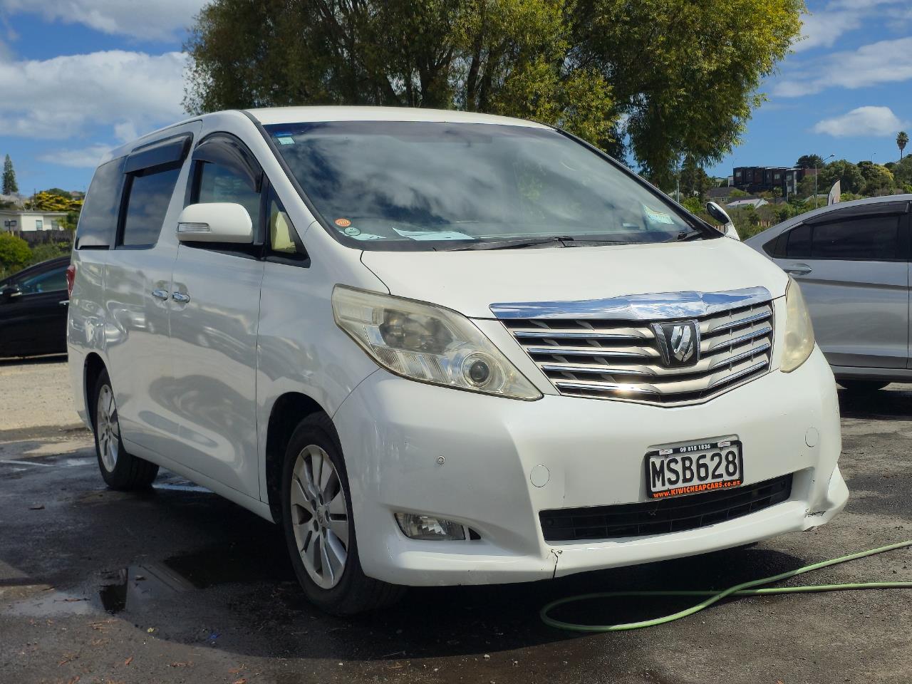 2010 Toyota ALPHARD thumbnail