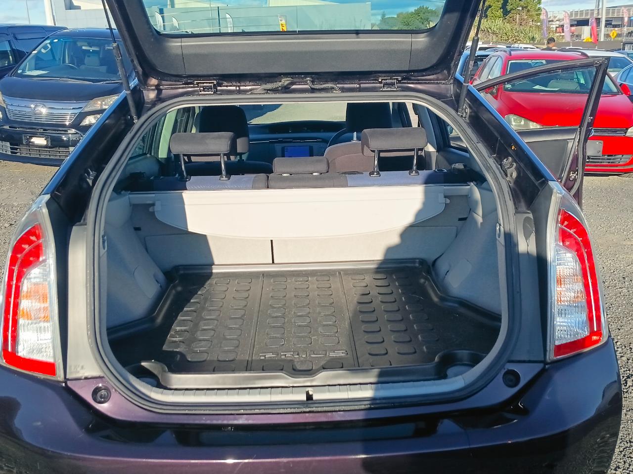 2013 Toyota Prius thumbnail