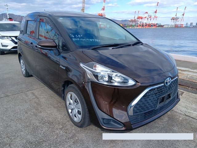 2019 Toyota Sienta thumbnail
