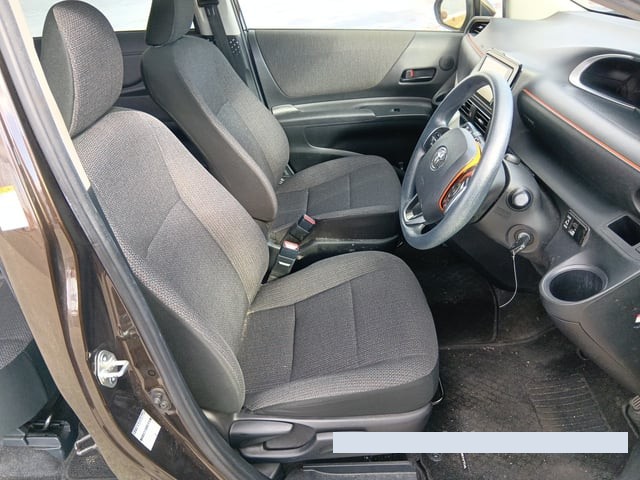 2019 Toyota Sienta thumbnail