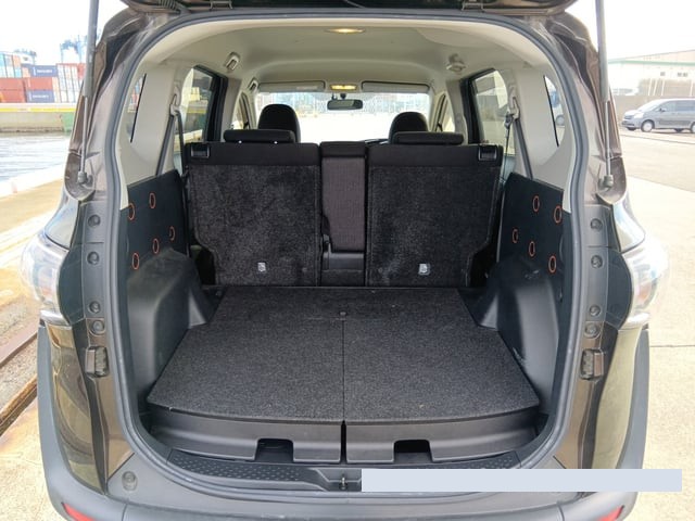 2019 Toyota Sienta thumbnail