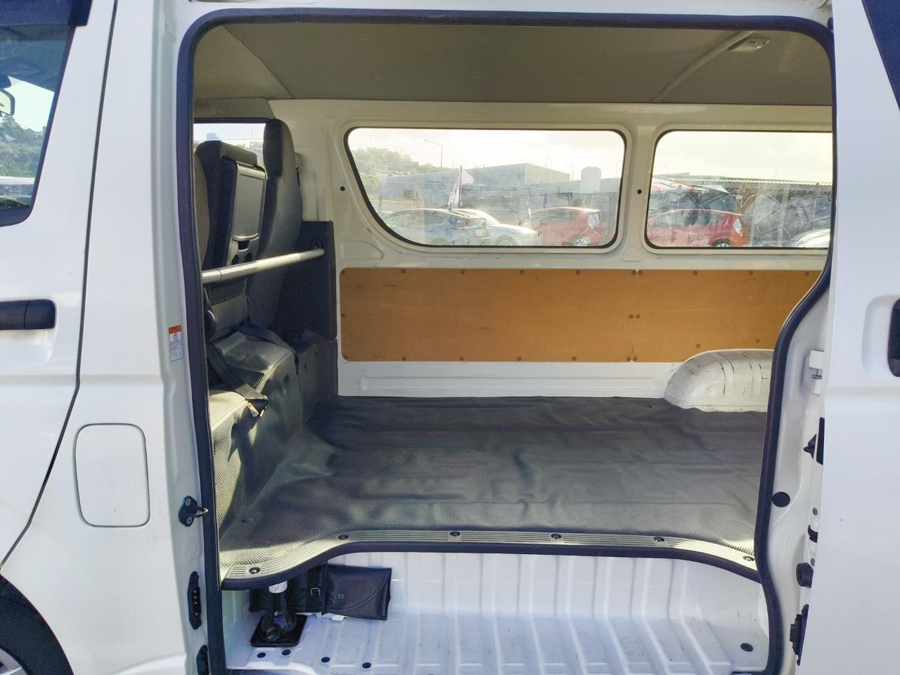 2020 Toyota Hiace thumbnail