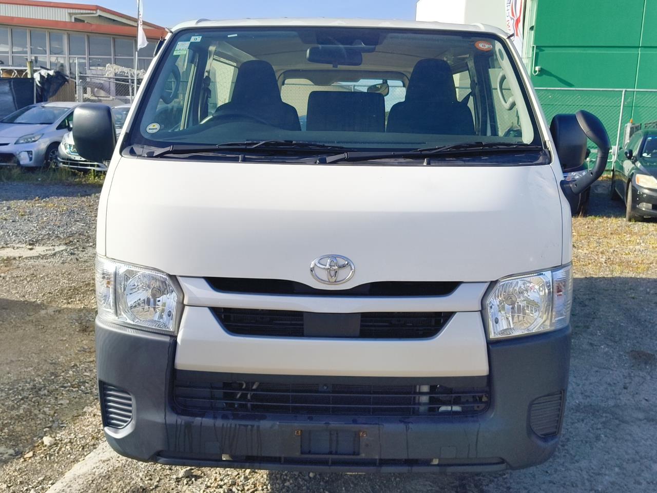 2020 Toyota Hiace thumbnail