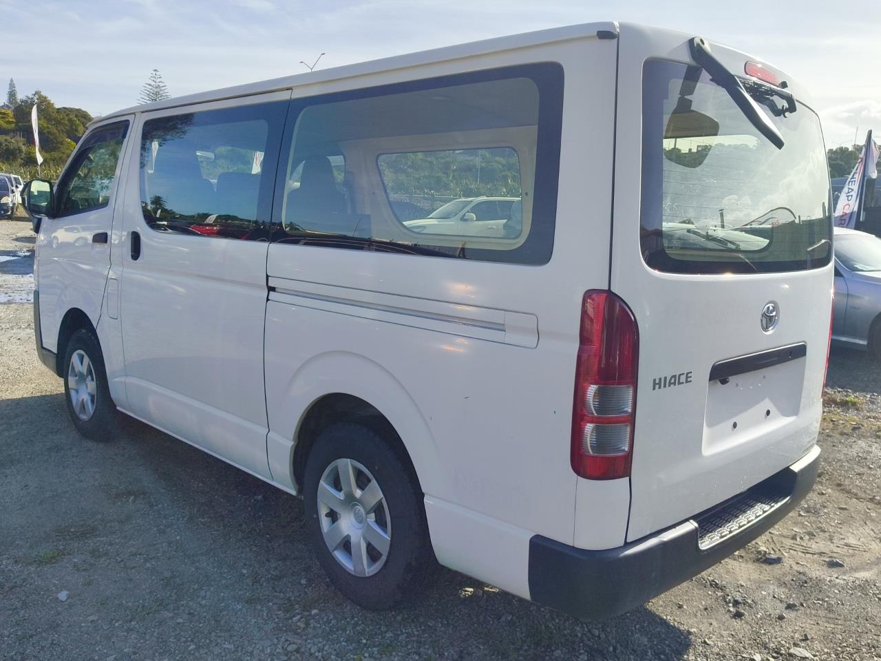 2020 Toyota Hiace thumbnail