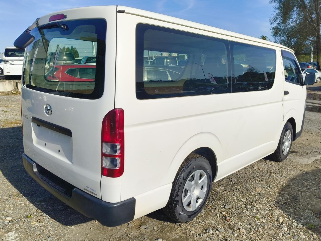 2020 Toyota Hiace thumbnail