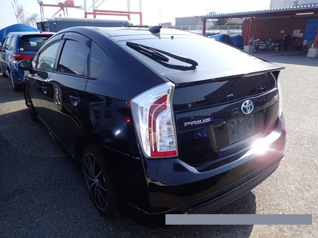 2014 Toyota Prius thumbnail