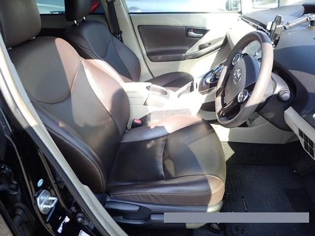 2014 Toyota Prius thumbnail