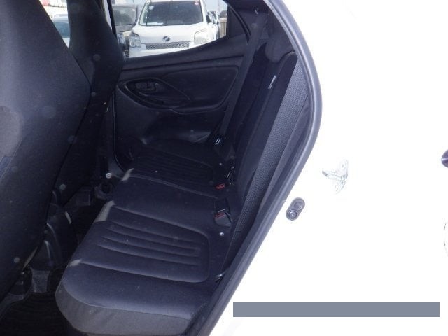 2020 Toyota Yaris thumbnail