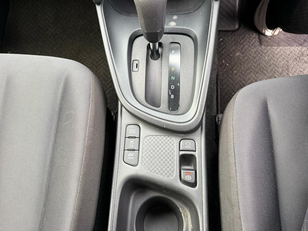 2022 Toyota Yaris thumbnail