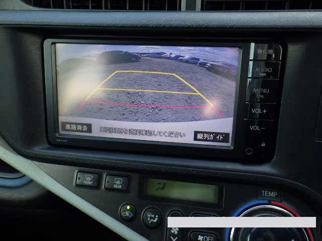 2015 Toyota Aqua thumbnail