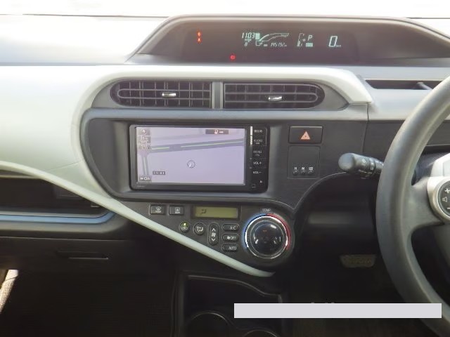 2015 Toyota Aqua thumbnail