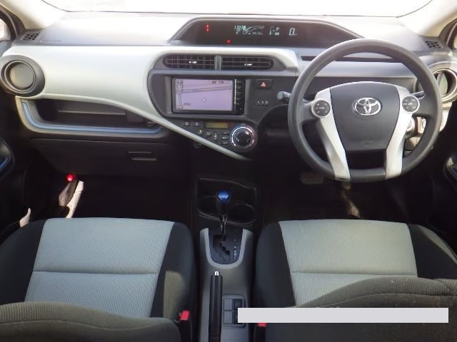 2015 Toyota Aqua thumbnail