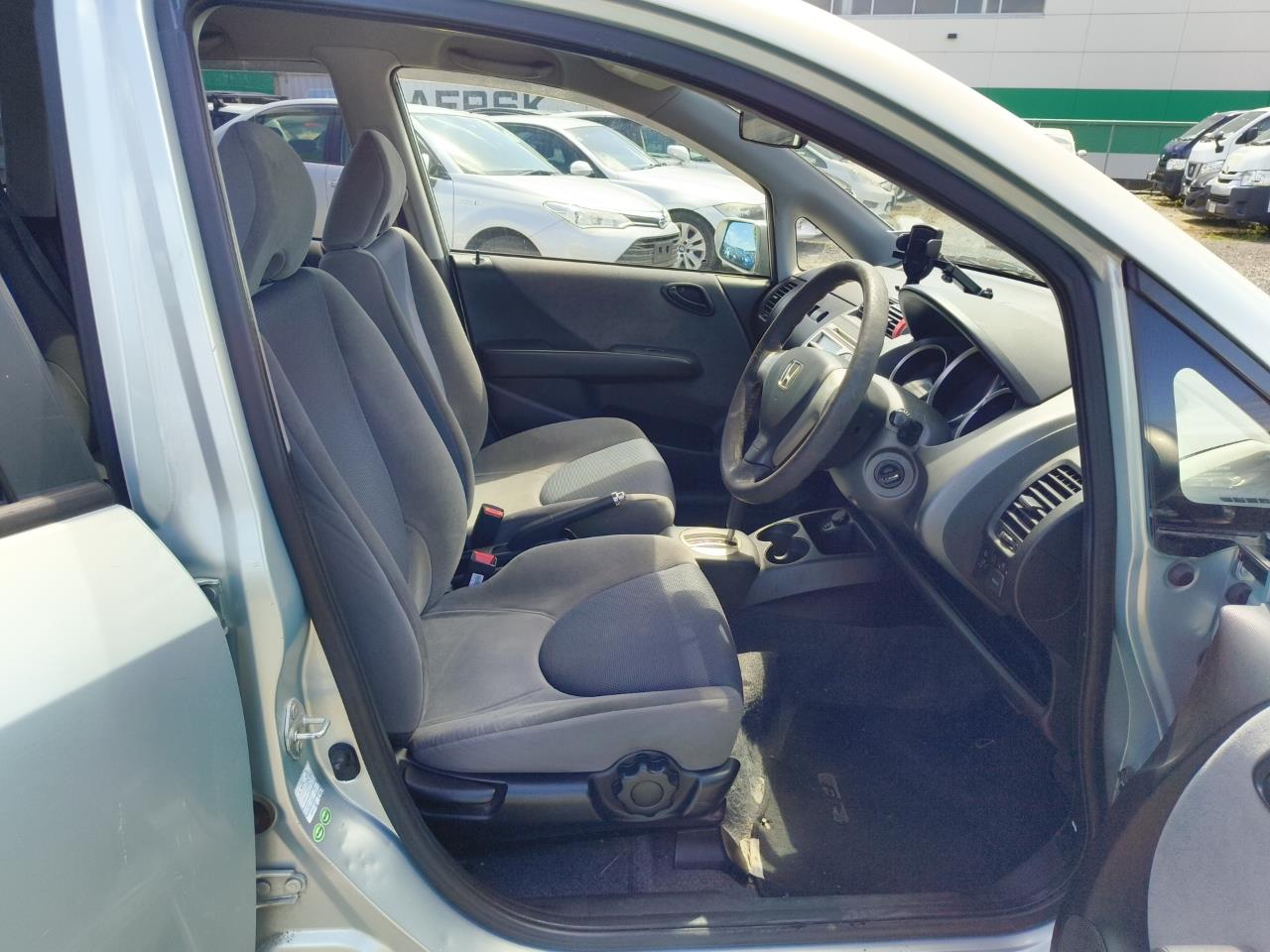2006 Honda Fit thumbnail