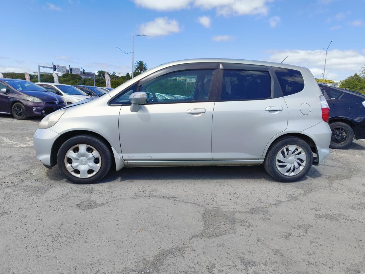 2006 Honda Fit thumbnail