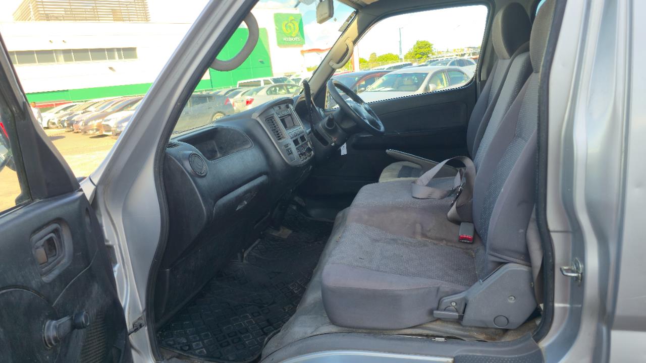 2007 Nissan Caravan thumbnail