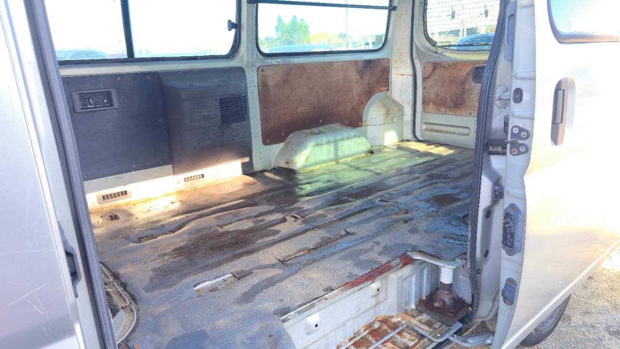 2007 Nissan Caravan thumbnail